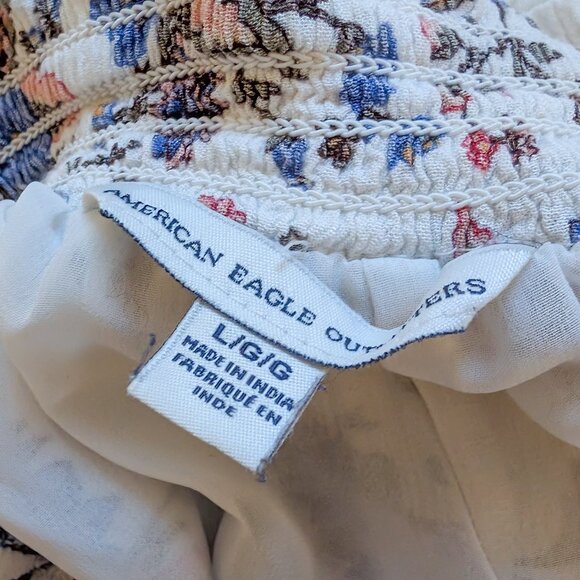 American Eagle Outfitters Elastic Waist Shorts (L) - Picture 2 of 5